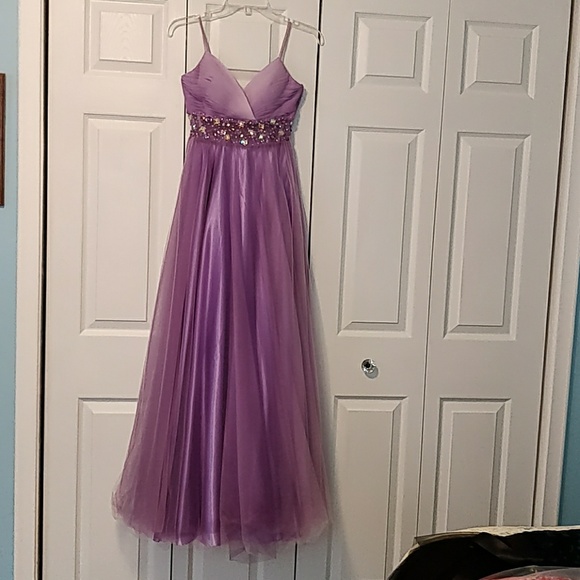 Dave & Johnny Dresses & Skirts - Dave and Johnny Purple A-line Tulle Gown Size 0
